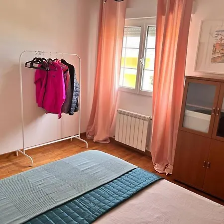 Chalet 4 Dormitorios- 1ª Linea Playa Rapadoira アパート